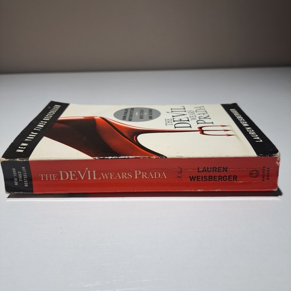 The Devil Wears Prada : A Novel by Lauren Weisberger (2006, Trade Paperback)book - Picture 3 of 6